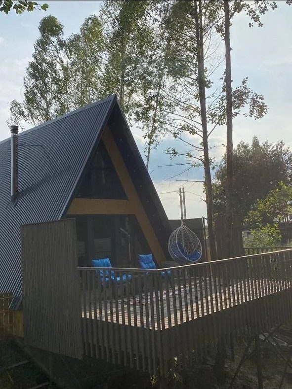 Домик с подвесным креслом